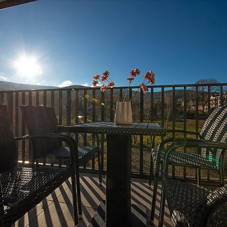 Bezowy Sun Seasons 24 W Swieradowie Zdroju Z Parkingiem By Renters アパート Świeradów-Zdrój